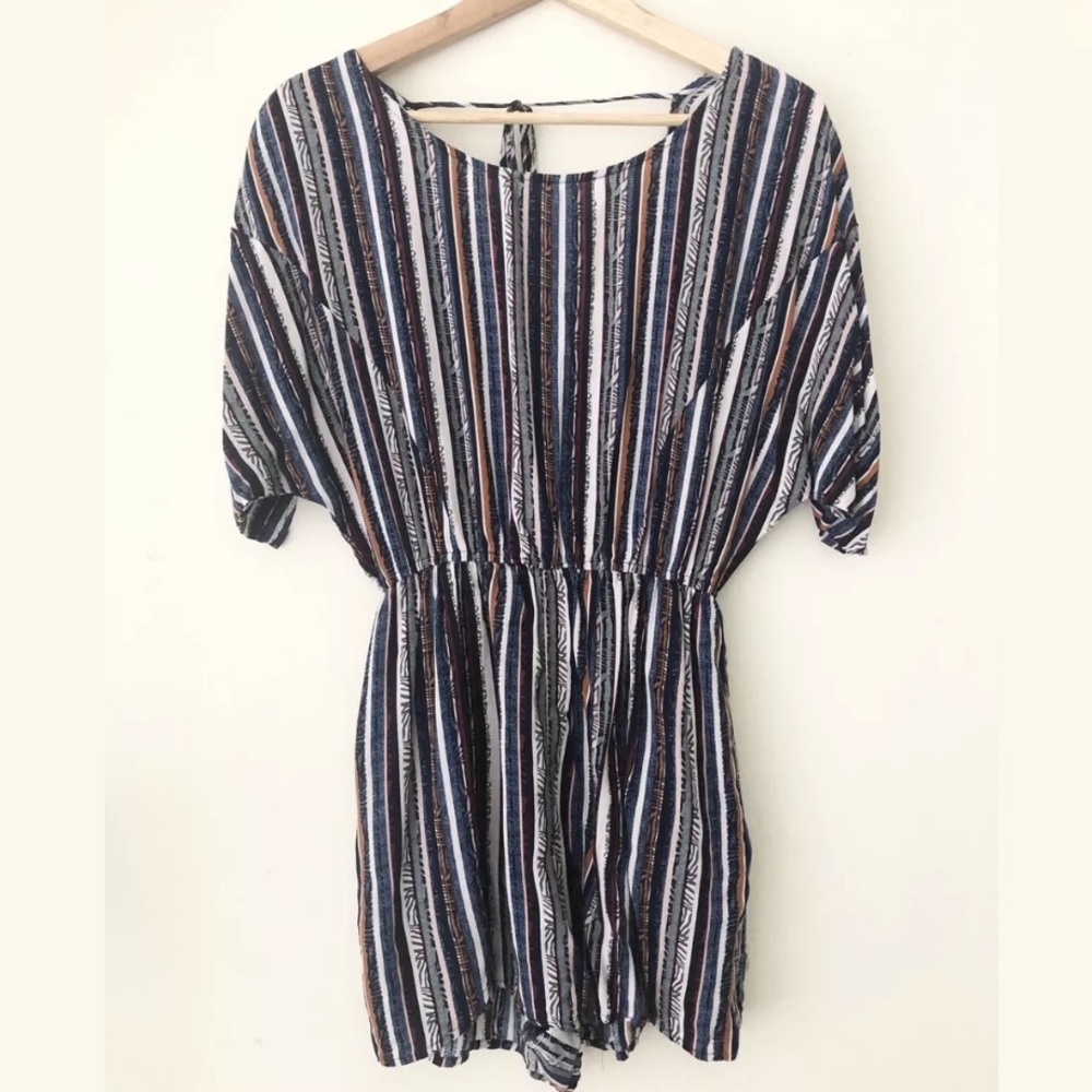 Bcbgeneration Flutter Sleeves Tie Romper - image 3